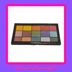 Makeup Revolution Reloaded Marvelous Mattes Shadow Palette - Scratched Case​